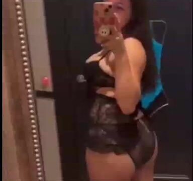 Taliyaandgustavo!!! Sexy in new video
