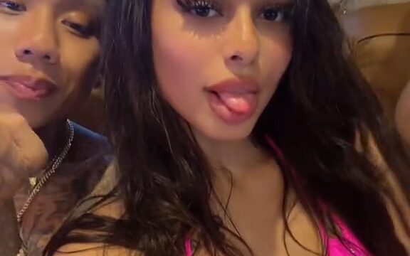 Minaaxo Nude Sextape With BF New Onlyfans leak